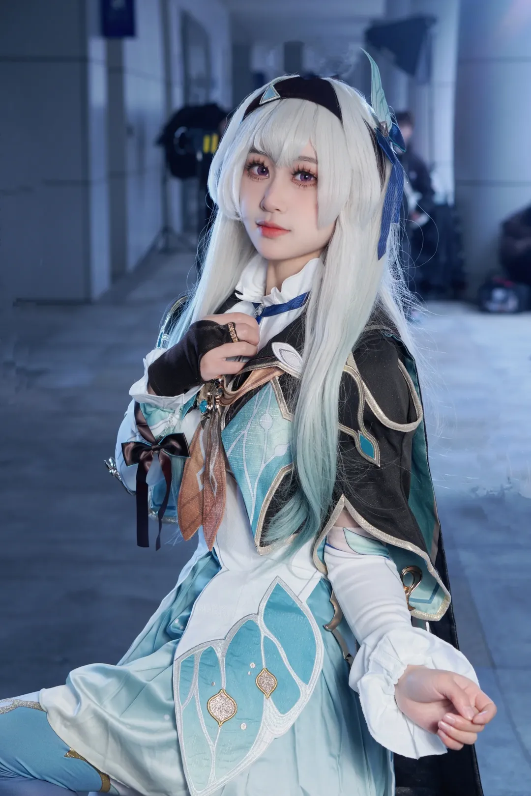Honkai: Star Rail, Convention photos, Firefly cosplay, Stocking outfit, Photo with mecha - Image 1