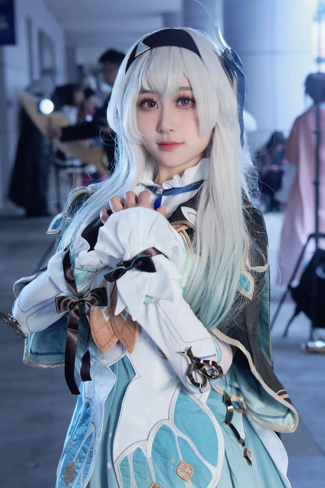 Honkai: Star Rail, Convention photos, Firefly cosplay, Stocking outfit, Photo with mecha - Image 2