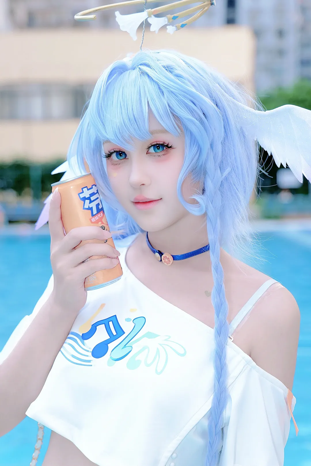崩坏星穹铁道, 知更鸟cos, 泳池写真, 二次元妆造, 美瞳推荐 - 第1张