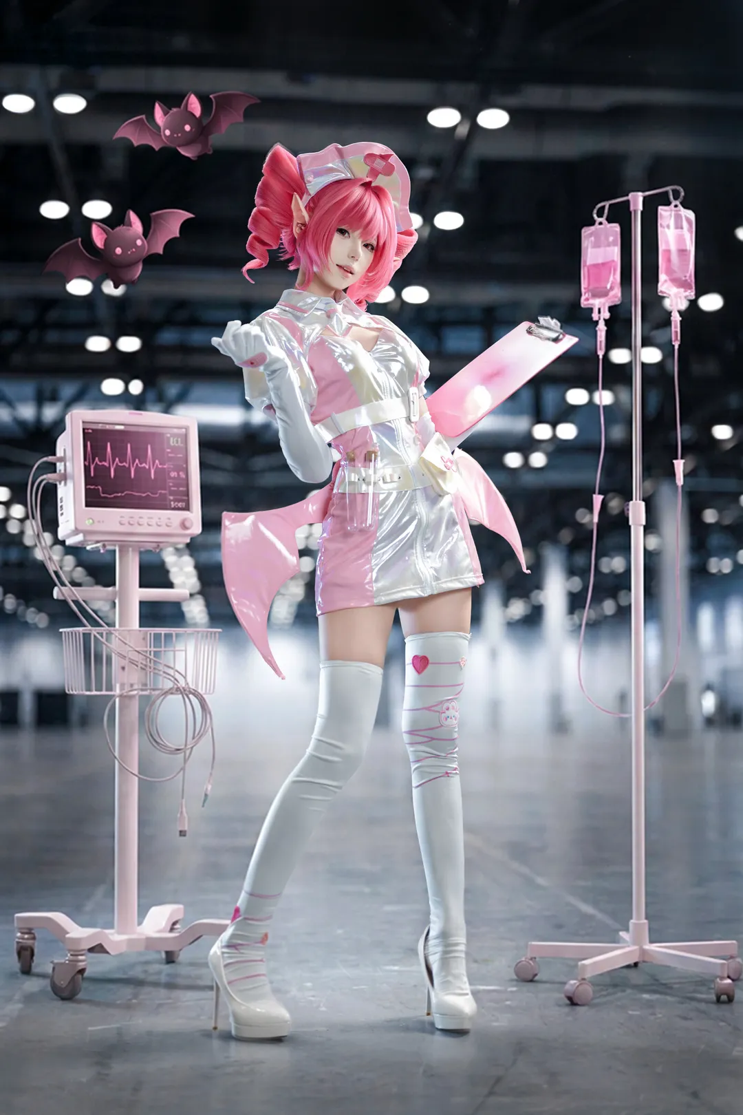 漫展场照, 白丝穿搭, 布若cos, 喵斯快跑, 医护cosplay - 第1张