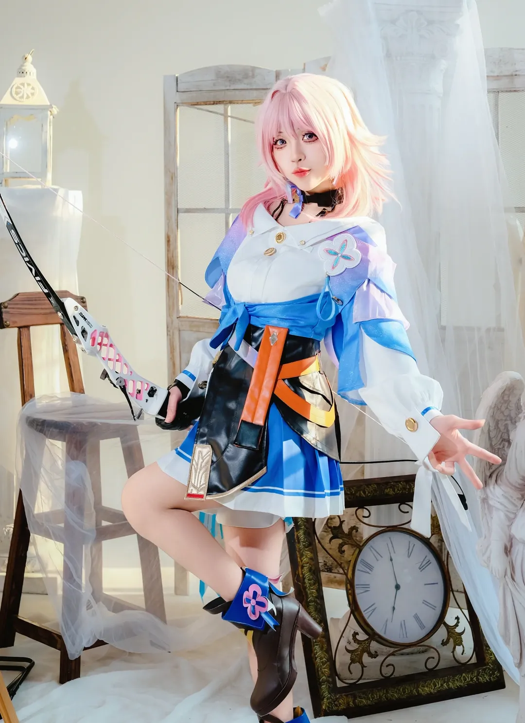 Honkai: Star Rail, March 7th cosplay, Cosplay photography, Pink wig, Indoor photoshoot - Image 1