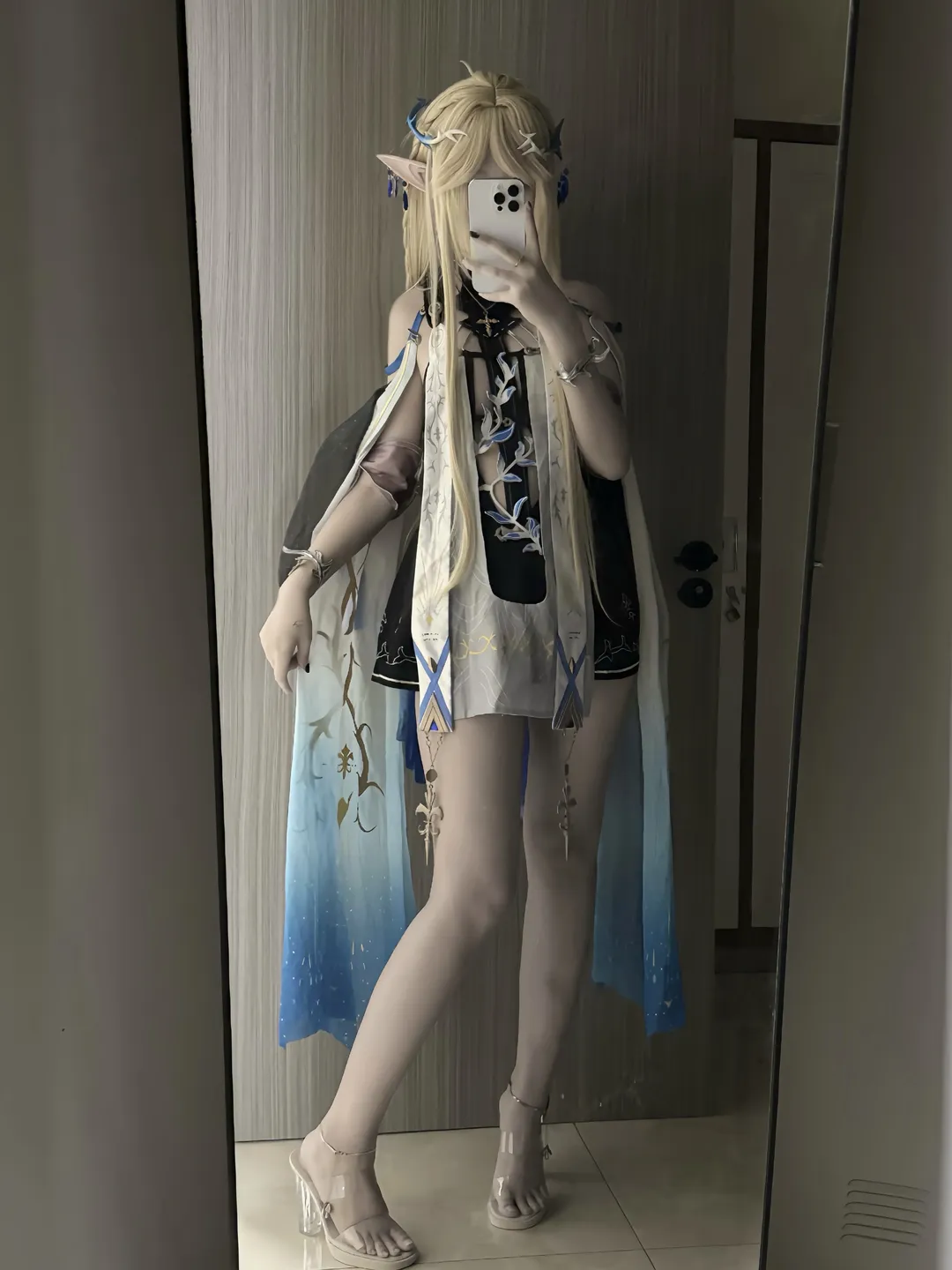 鸣潮, 卡提希娅cos, cosplay日常, 精灵耳cos, 白丝穿搭