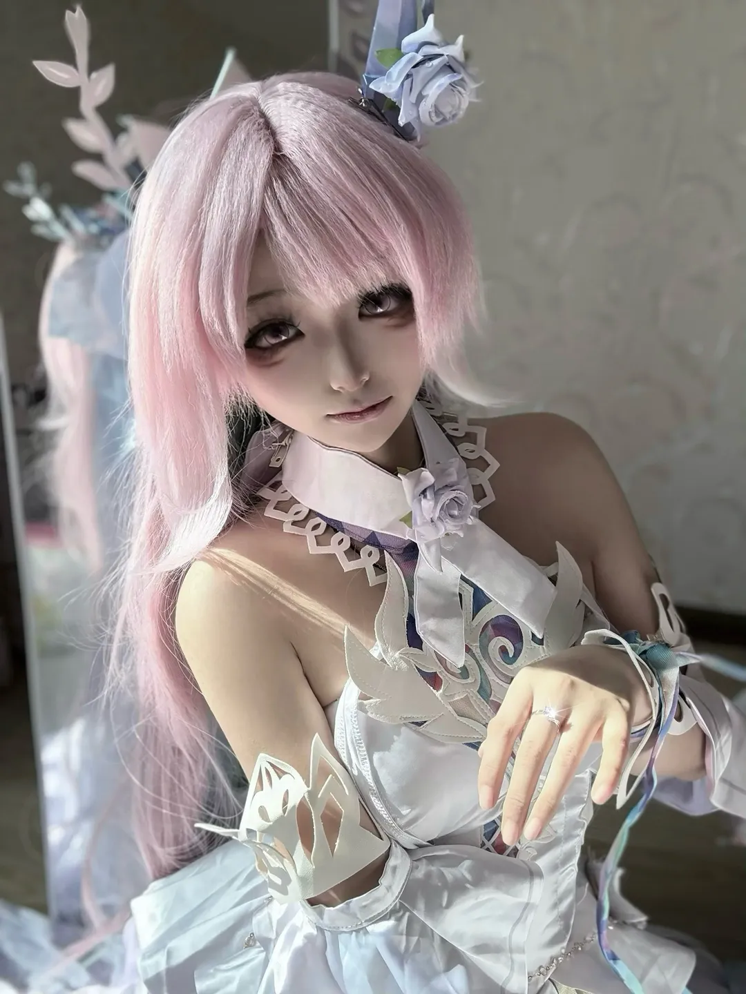 Cyrene Cosplay, Honkai: Star Rail, Cosplay photography, Pink wig, Anime-style portrait