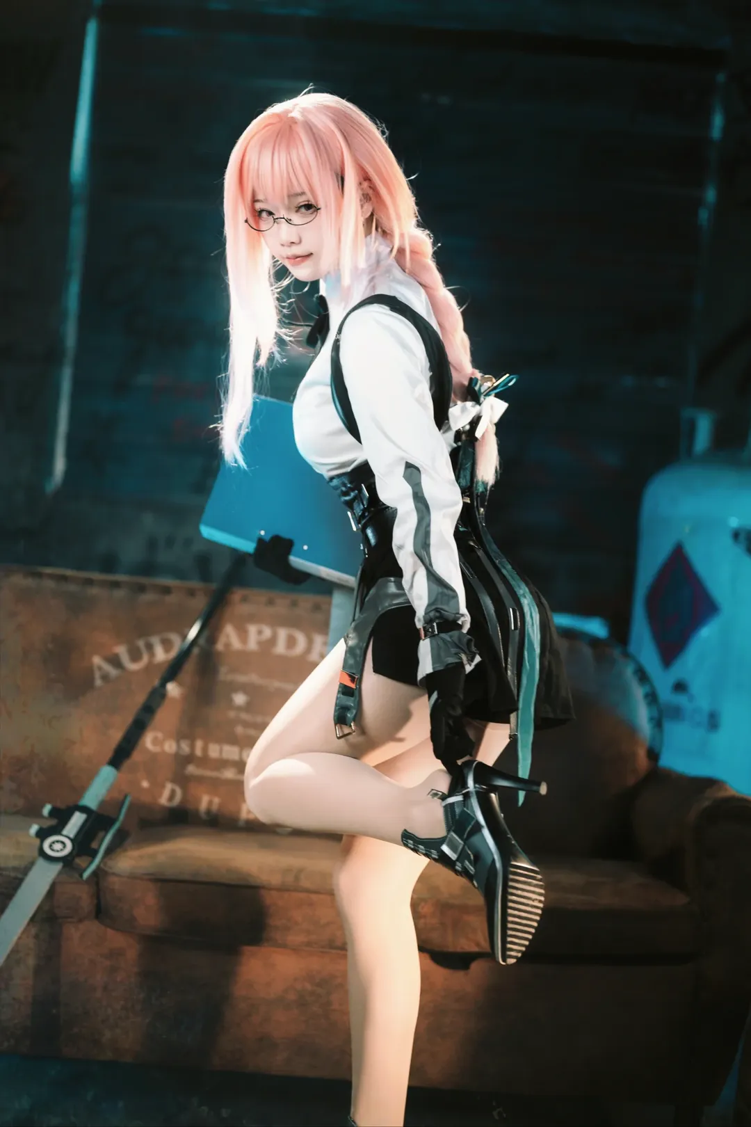 Zenless Zone Zero, 2D, cosplay, Tsukishiro Yanagi cosplay, Round-frame glasses cosplay - Image 3