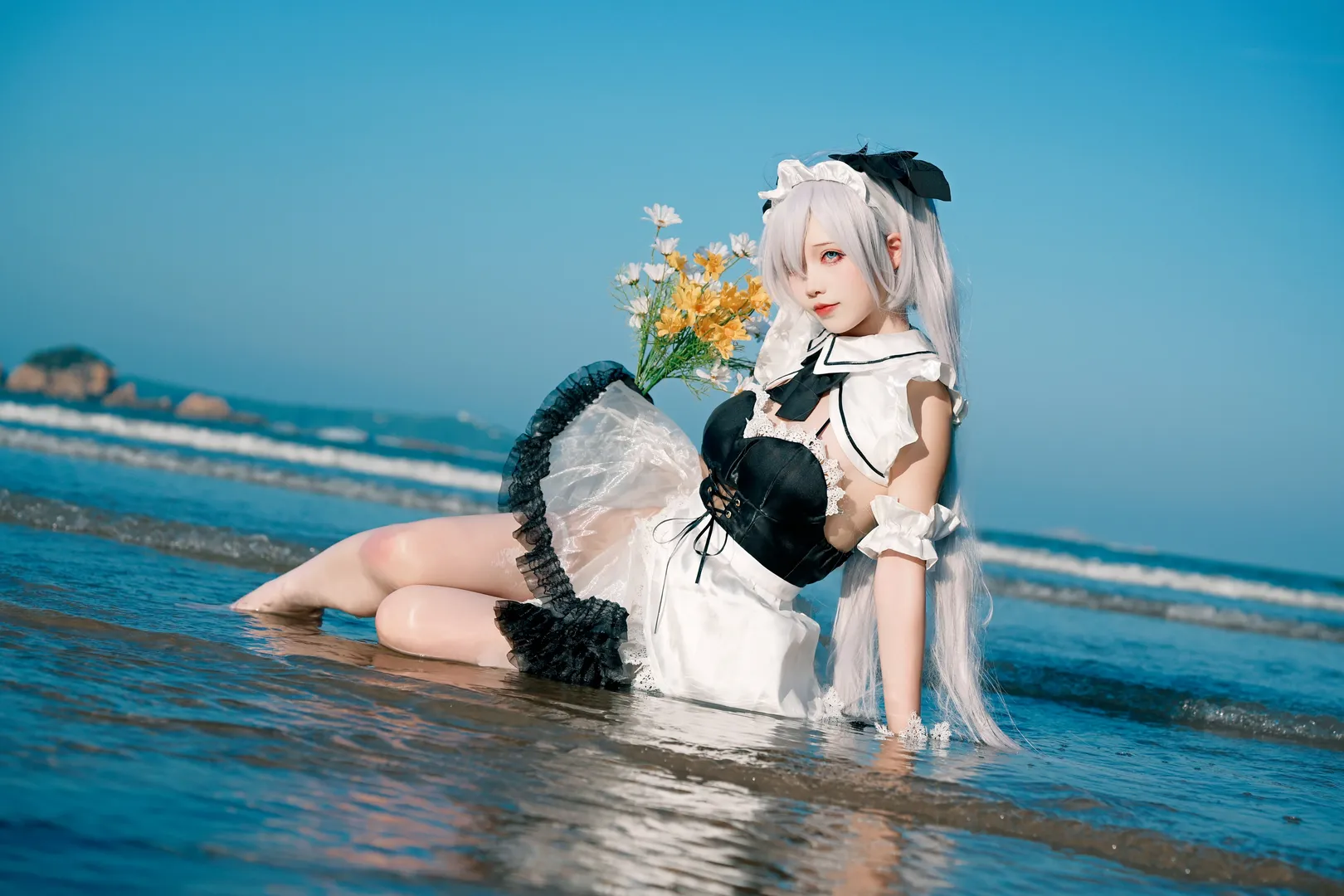 Cinderella cosplay, GODDESS OF VICTORY: NIKKE, Seaside cosplay, Zhoushan travel photography, White stockings portrait
