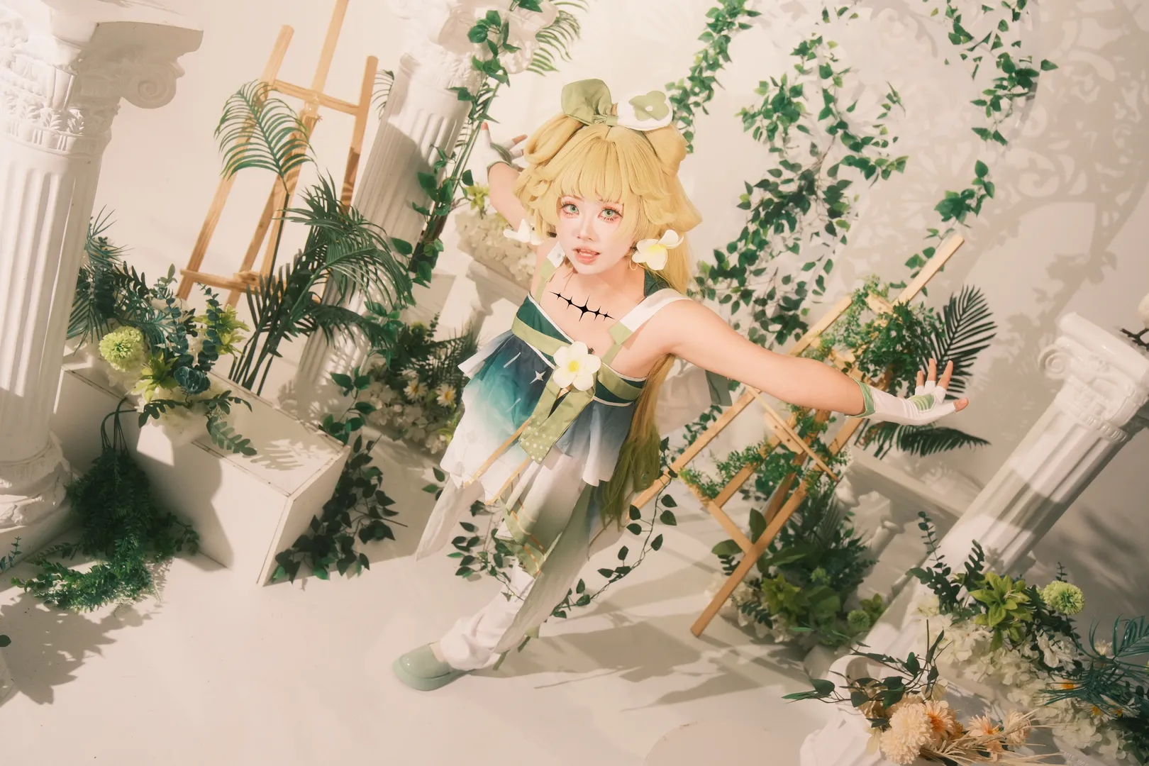 Wuthering Waves, Verina cosplay, White tights cosplay, Healing style cosplay, Studio cosplay
