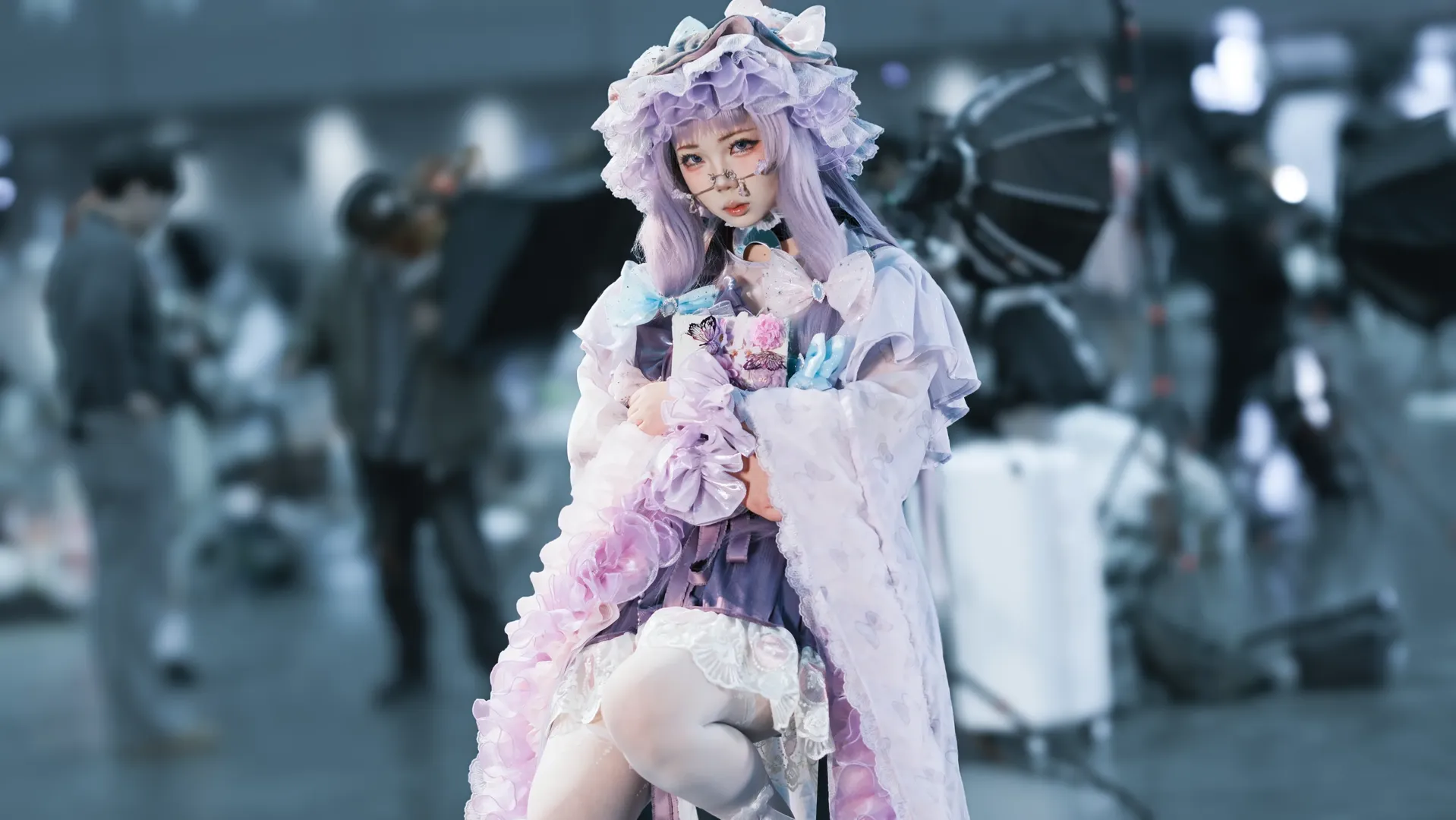 東方Project, イベント写真, パチュリー コスプレ, 白ストッキング, 東方Project - 3枚目