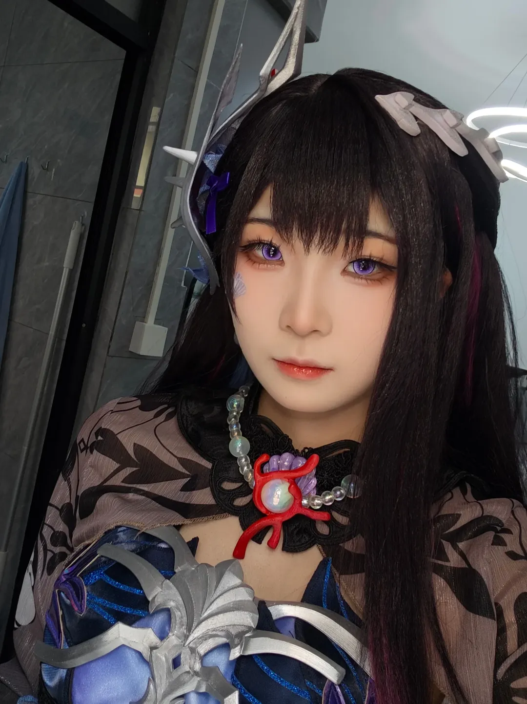 Helektra cosplay, Honkai: Star Rail, Purple contact lenses, Live photo selfie, Fantasy makeup and styling