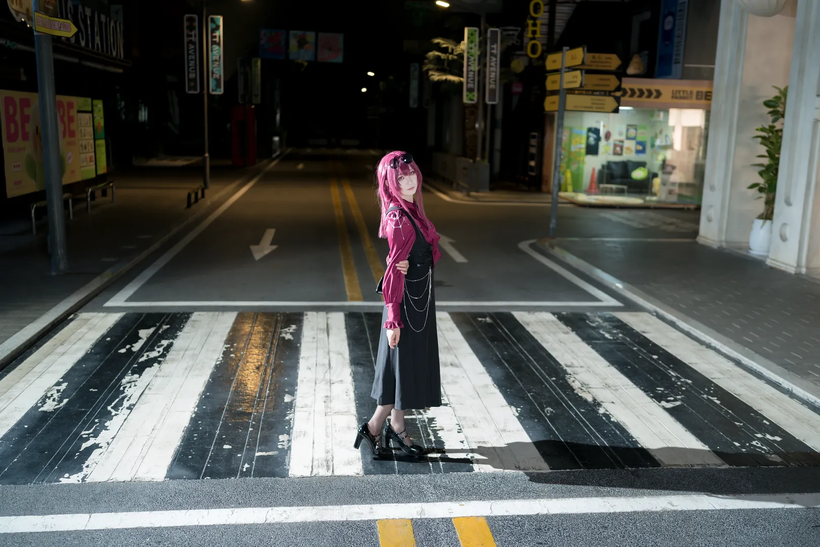 崩坏星穹铁道, 卡芙卡cos, 黑丝, cosplay摄影, 夜拍 - 第3张
