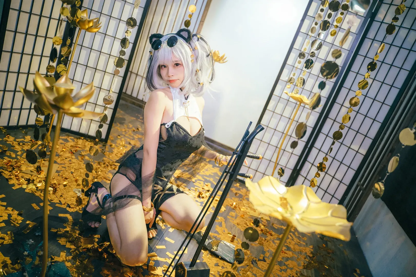 明日方舟, 摄影分享, 腿环搭配, 食铁兽cos, 黑金配色 - 第1张