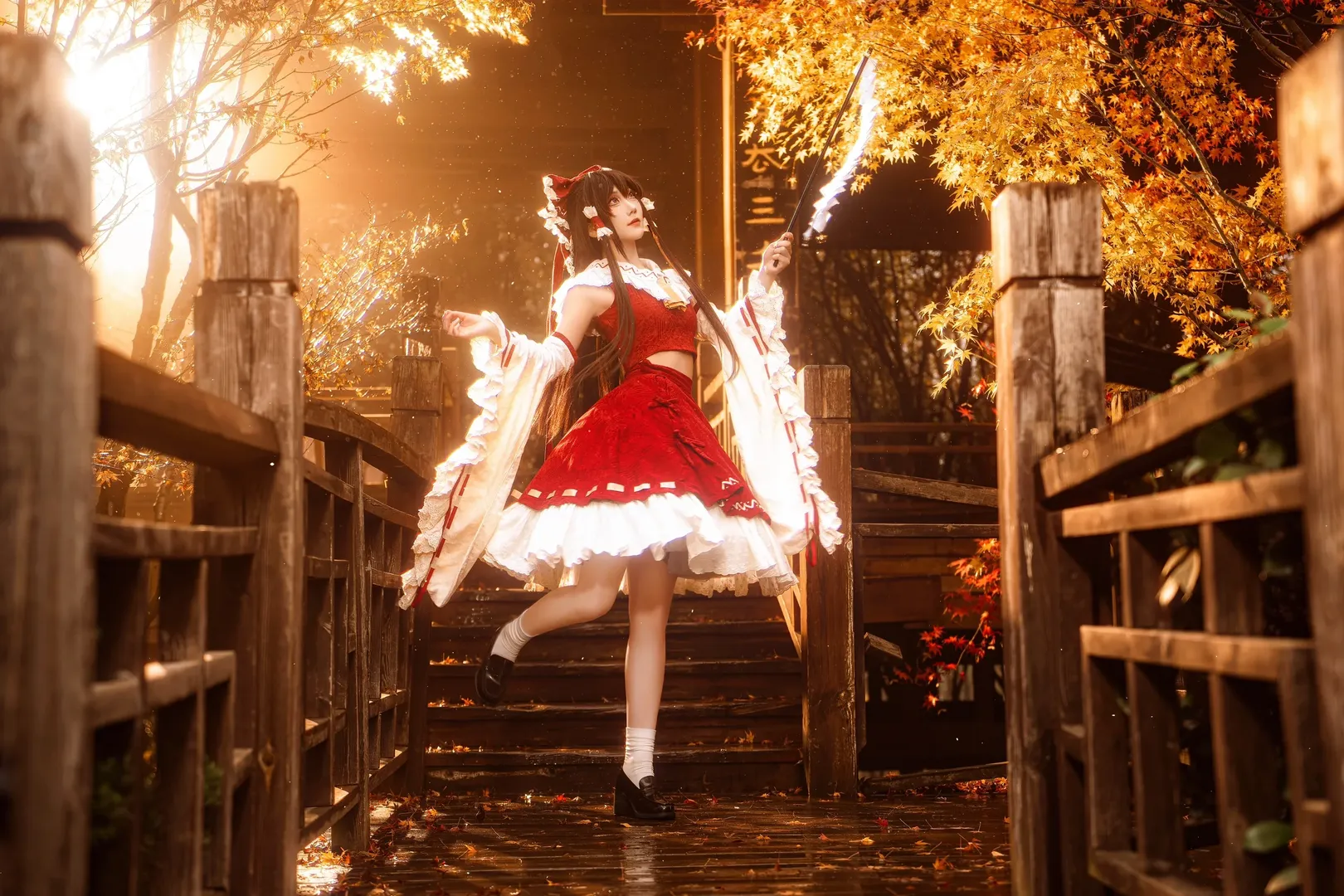 角色扮演, 博丽灵梦cos, 巫女服, 東方project, 秋日枫叶 - 第3张