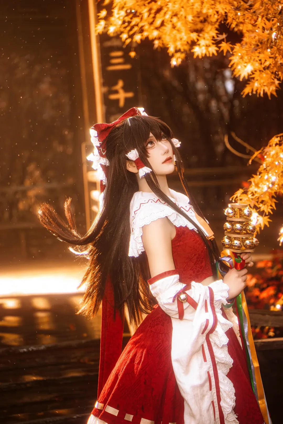 角色扮演, 博丽灵梦cos, 巫女服, 東方project, 秋日枫叶 - 第5张