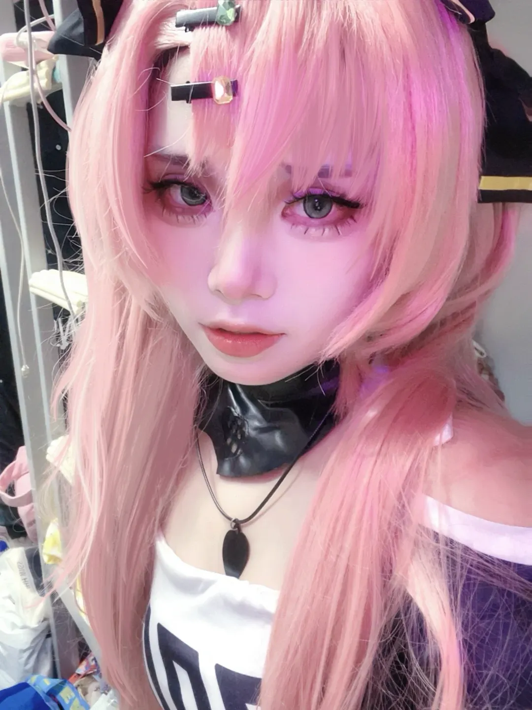 Zenless Zone Zero, Nico cosplay, Game character makeup, Cosplay outfit sharing, Pink long hair styling - Image 2