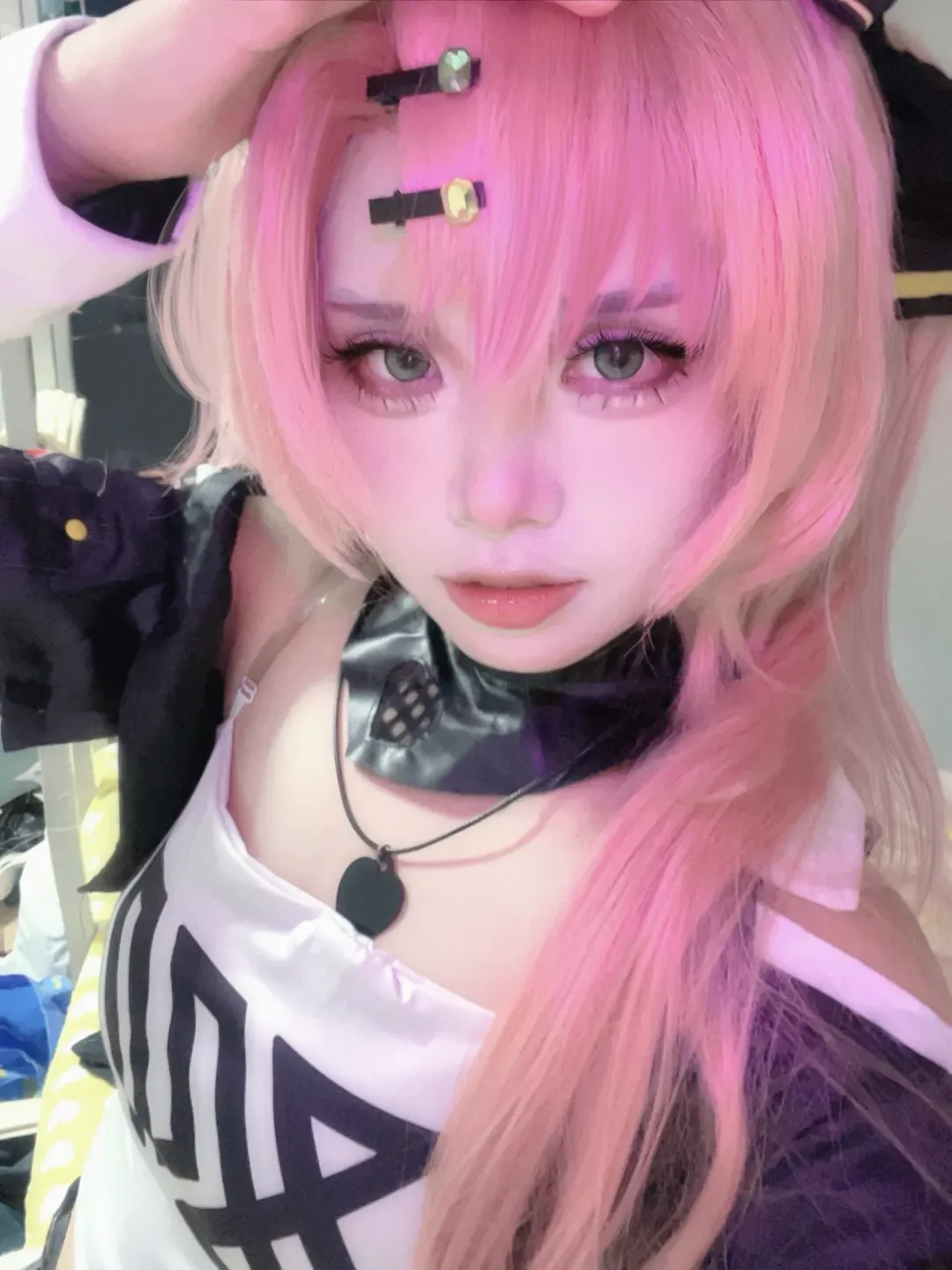 Zenless Zone Zero, Nico cosplay, Game character makeup, Cosplay outfit sharing, Pink long hair styling - Image 3
