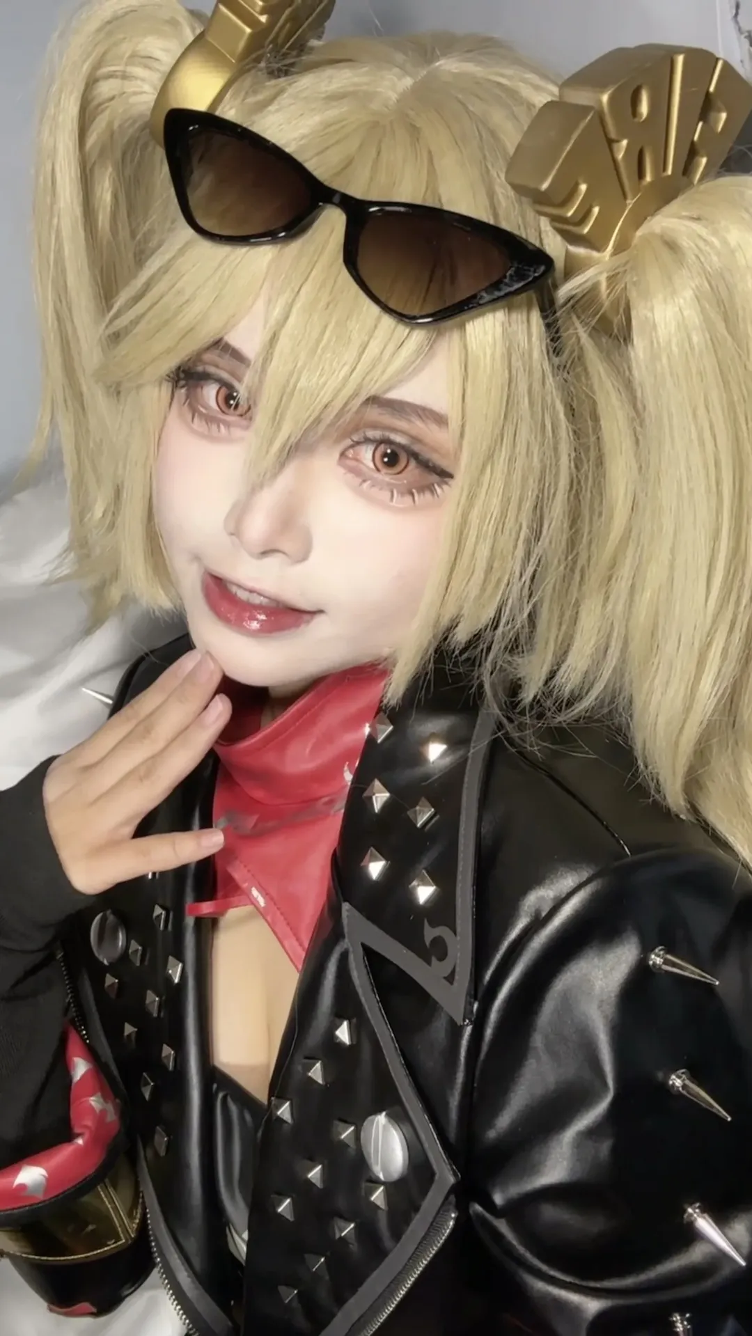 Zenless Zone Zero, cosplay, Burnice cosplay, Punk style outfit, Makeup test daily - Image 1
