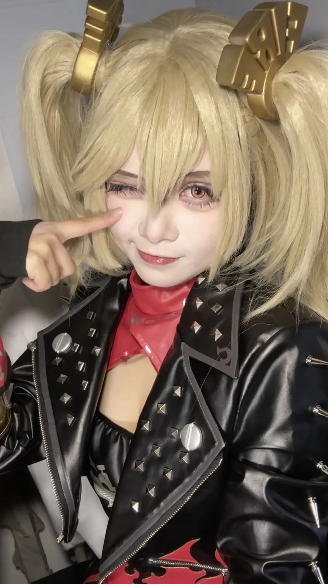 Zenless Zone Zero, cosplay, Burnice cosplay, Punk style outfit, Makeup test daily - Image 2