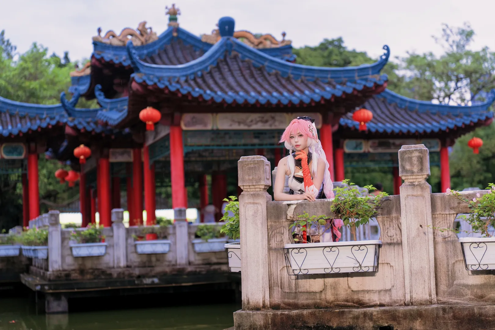 鳴潮, 古風コスプレ, 長離 コスプレ, 黒ストッキングコスプレ, 中国庭園撮影 - 2枚目
