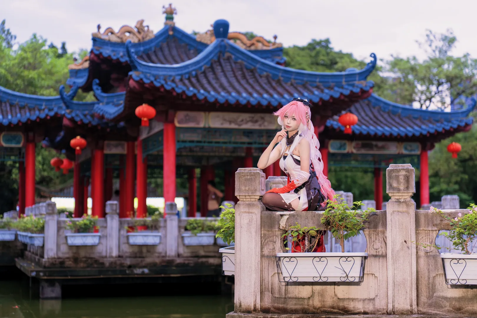 鳴潮, 古風コスプレ, 長離 コスプレ, 黒ストッキングコスプレ, 中国庭園撮影 - 5枚目