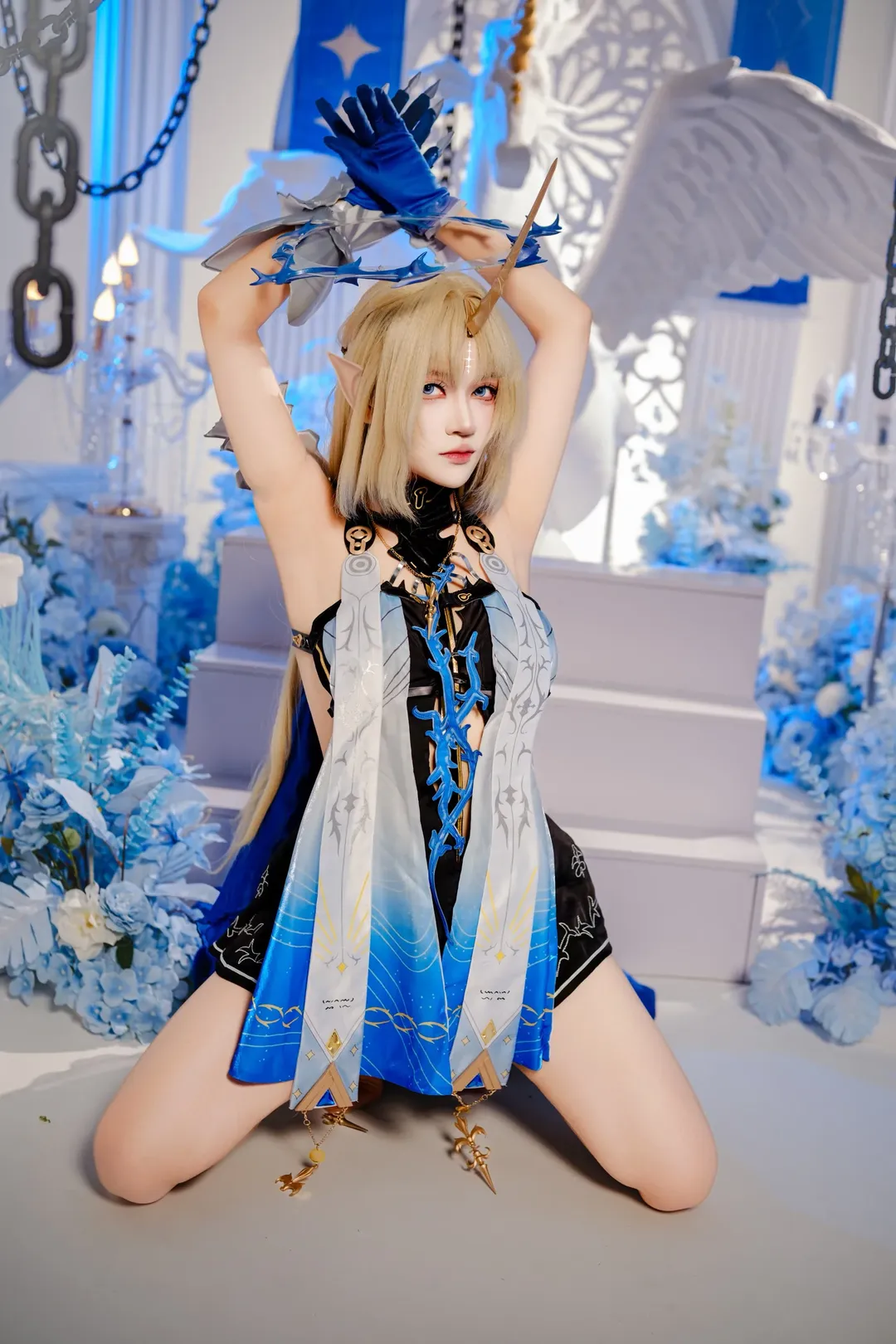 Wuthering Waves, Cartethyia Cosplay, Elf cosplay, Cool-toned photography, Queen cosplay - Image 2