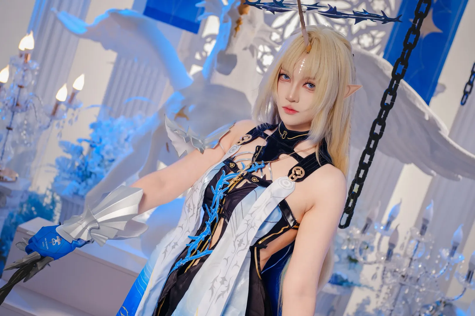 Wuthering Waves, Cartethyia Cosplay, Elf cosplay, Cool-toned photography, Queen cosplay - Image 5