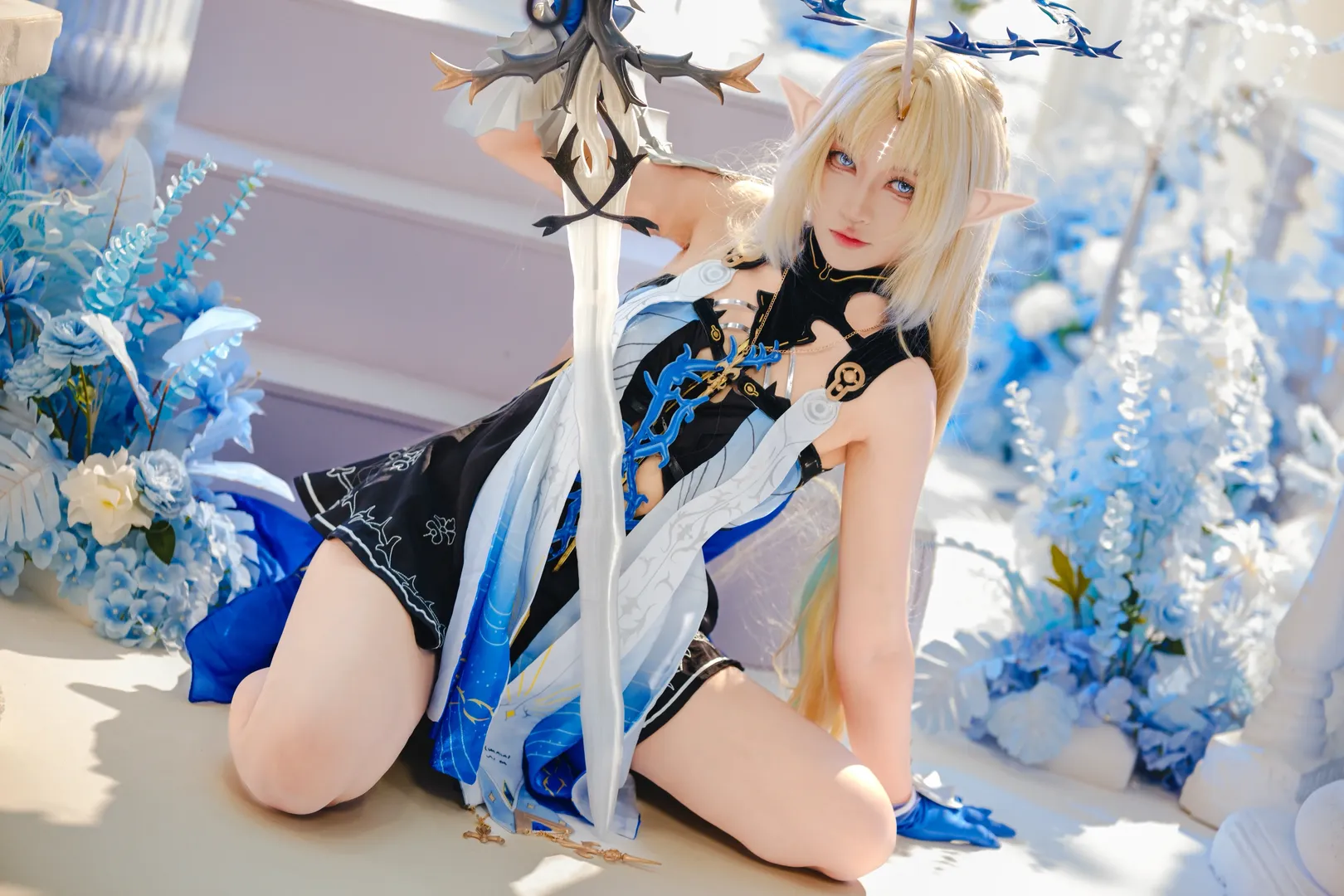 Wuthering Waves, Cartethyia Cosplay, Elf cosplay, Cool-toned photography, Queen cosplay - Image 8