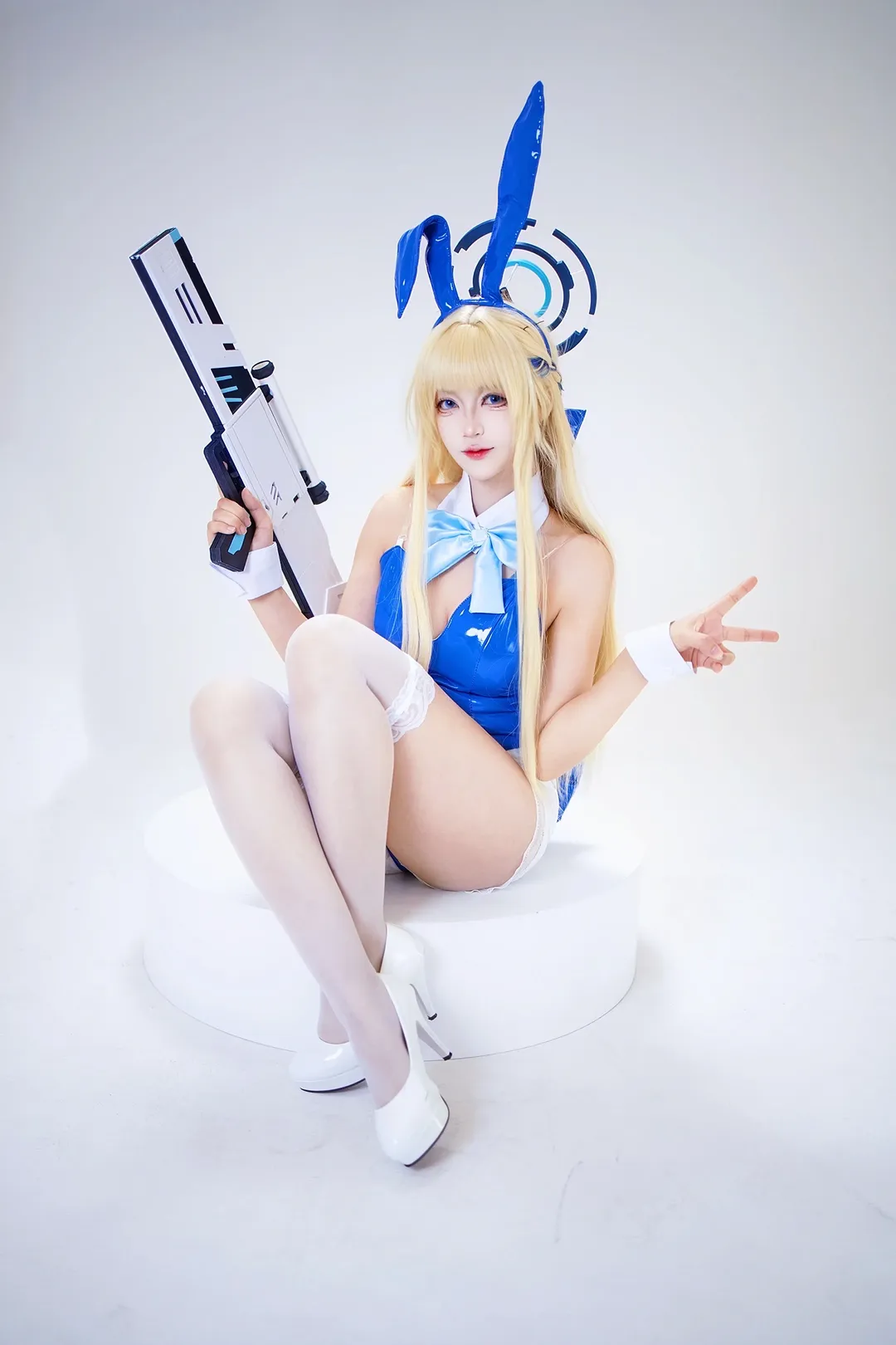 二次元少女, 蔚蓝档案, 飞鸟马时cos, 兔女郎cosplay, 白丝长筒袜