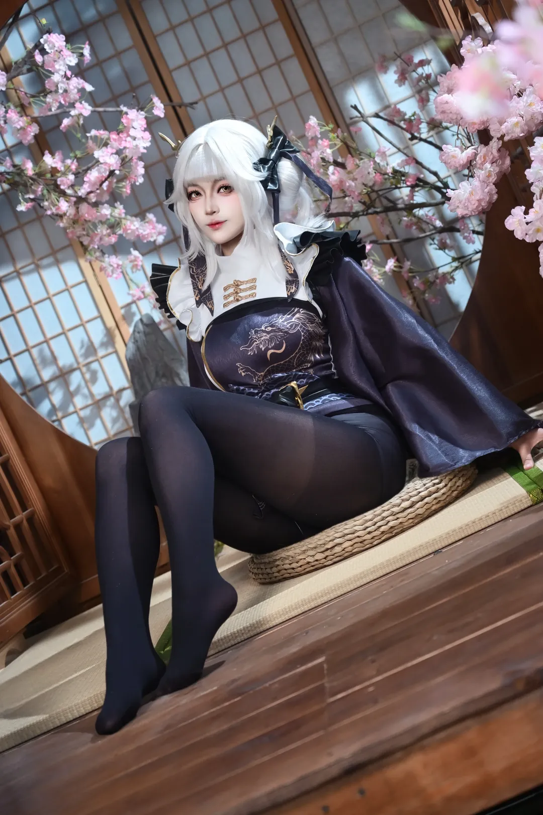 和風撮影, 二次元コスプレ, 黒タイツ コーデ, 勝利の女神:NIKKE, ブラン ホワイトラビット コスプレ
