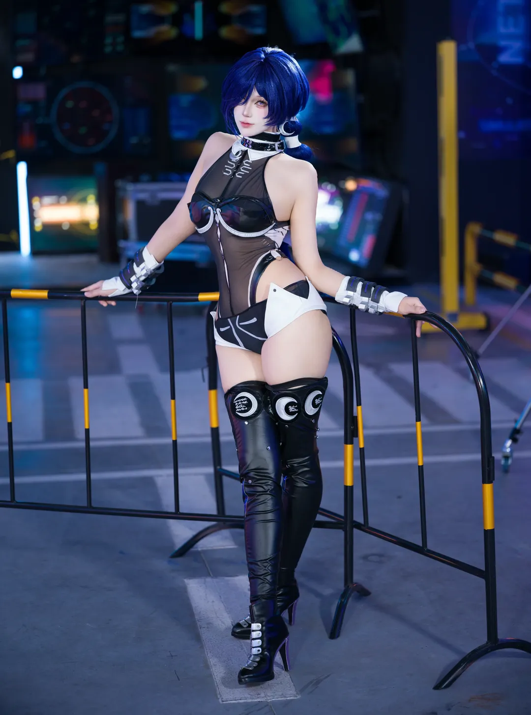 绝区零, 普罗米娅cos, cosplay摄影, 赛博朋克风, 高跟皮靴 - 第3张