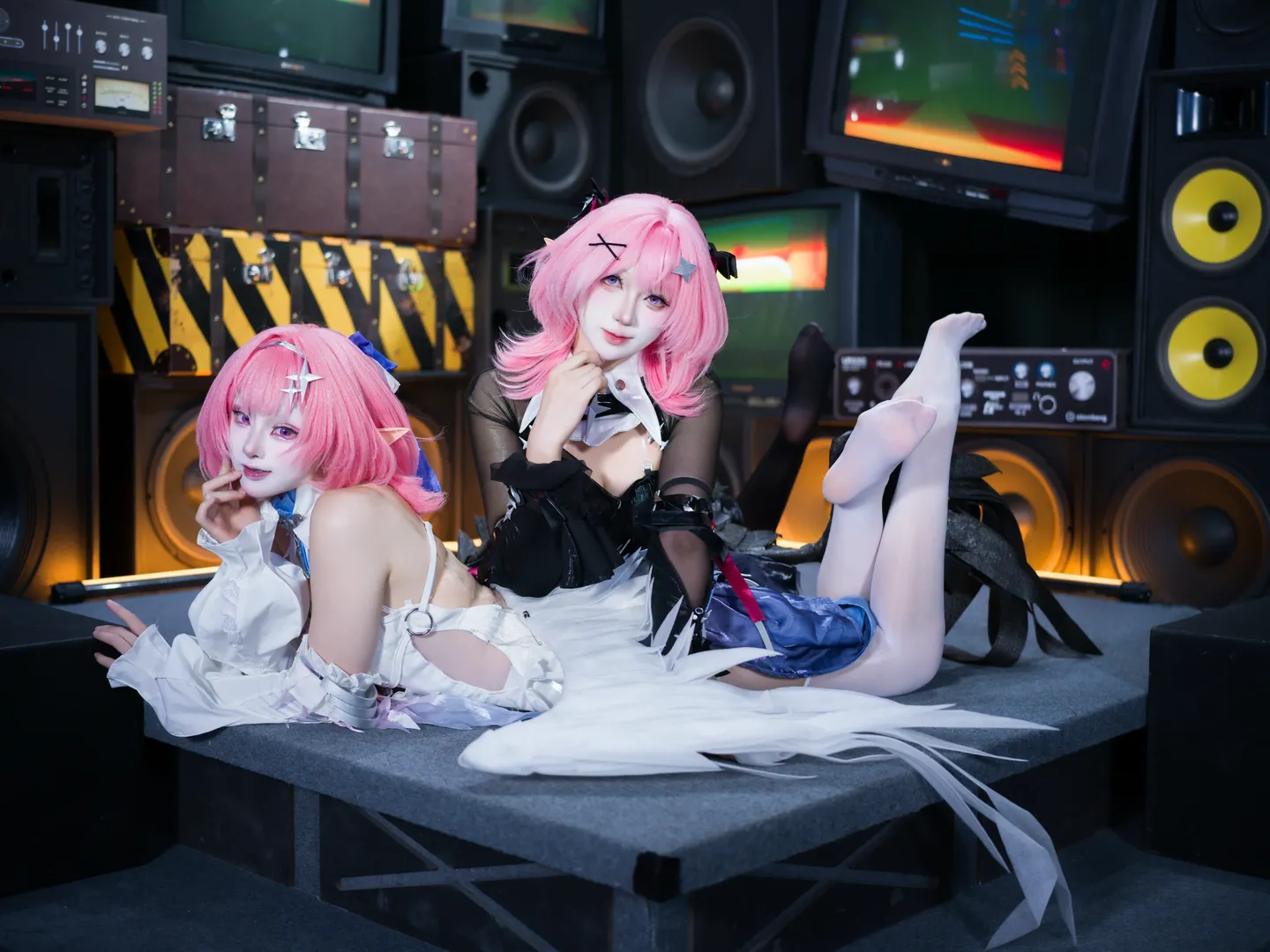 绝区零, 游戏cosplay, 蕾米埃尔cos, 黑白丝袜双子, 二周年特辑 - 第1张
