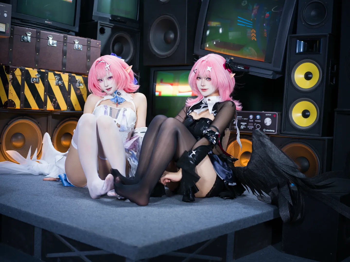 绝区零, 游戏cosplay, 蕾米埃尔cos, 黑白丝袜双子, 二周年特辑 - 第2张