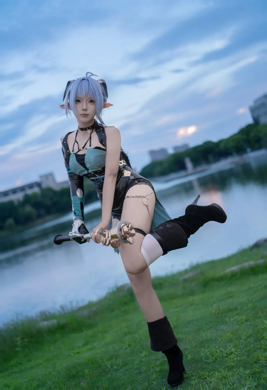 ゼンレスゾーンゼロ, リュシア コスプレ, コスプレコーディネート, エルフ耳ウィッグ, ロングソックスコスプレ - 3枚目