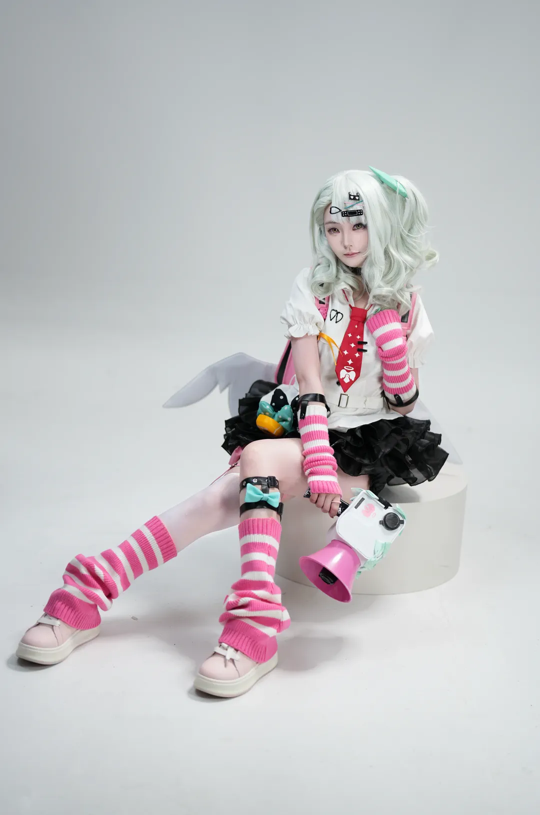 Zenless Zone Zero, Anime cosplay, Sunna cosplay, White thigh-highs outfit, Studio portrait