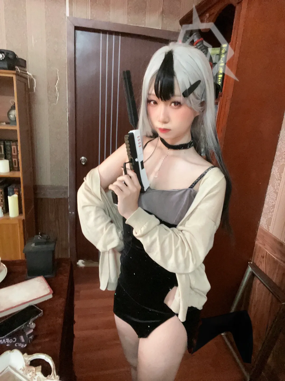 Blue Archive, Onikata Kayoko cosplay, Wig styling, Anime cosplay, Gun-holding pose