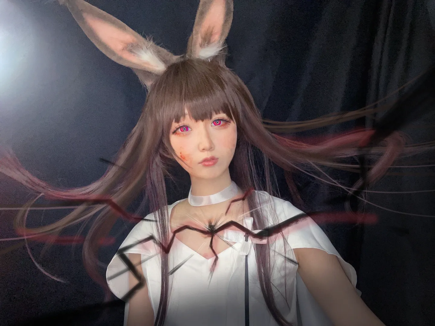 明日方舟, 阿米娅cos, 兔耳造型, 反差感, 刀片特效 - 第1张