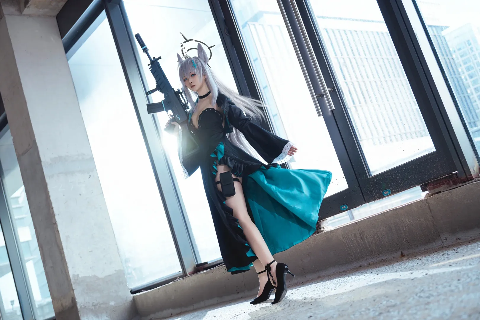 蔚蓝档案, 户外cosplay, 银发蓝眼, 白子Terrorcos, 战术长裙