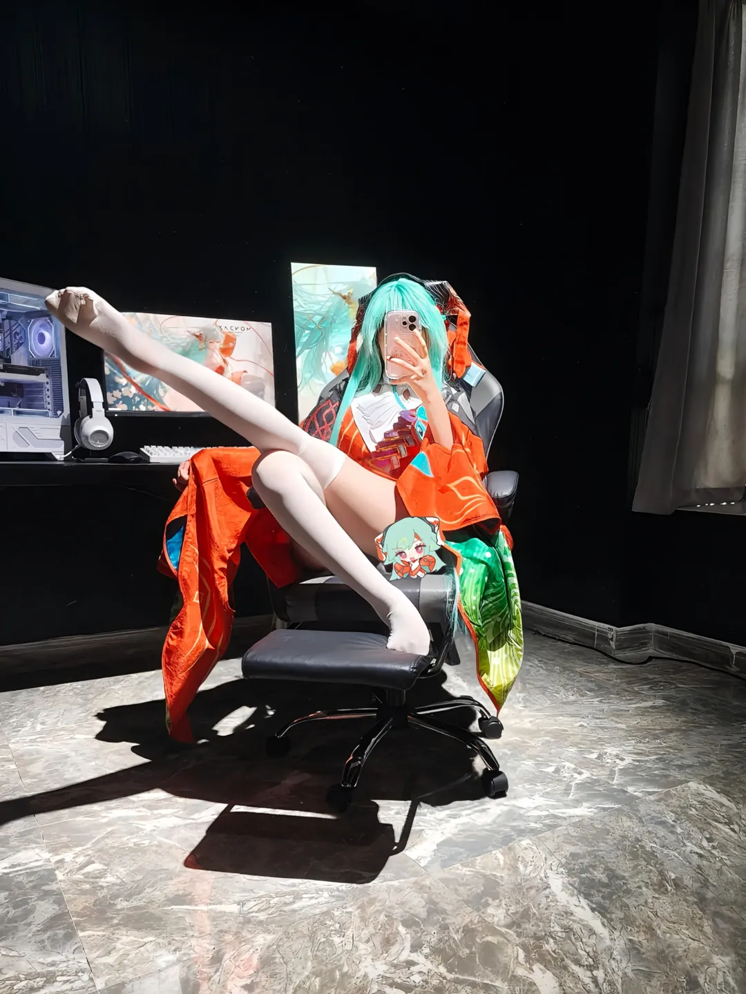 少司縁 コスプレ, 白ストッキング, 中華風コスプレ, ゲーミングルーム, ハードライト撮影