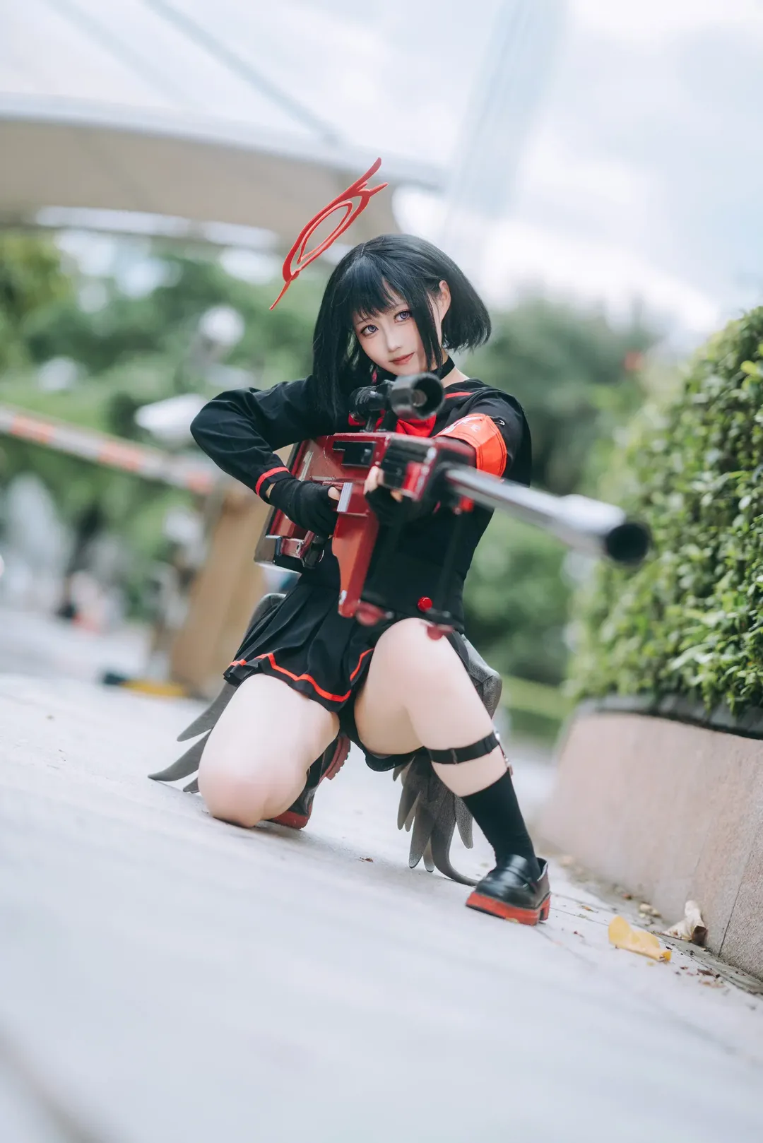 cosplay, 蔚蓝档案, 黑丝cos, 狙击枪道具, 静山真白cos - 第1张
