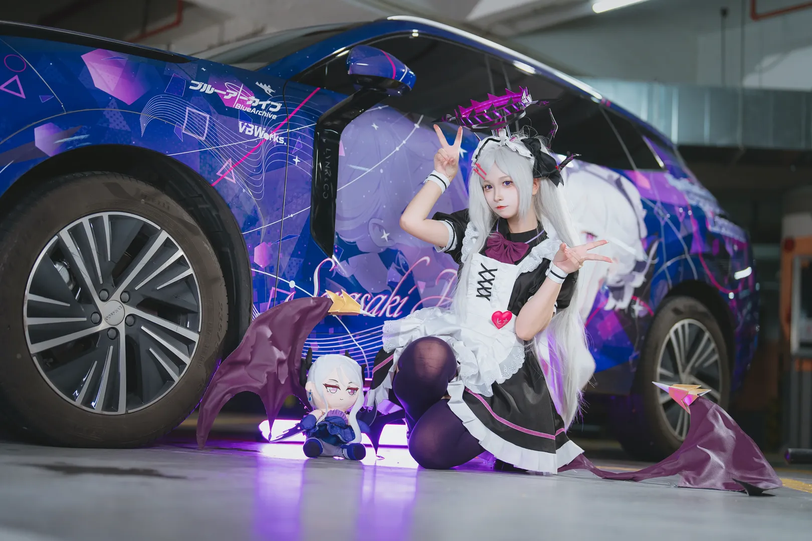 ブルーアーカイブ, ホタルACGエキスポ, 空崎ヒナ コスプレ, 痛車撮影, ダークパープルストッキングコスプレ - 4枚目