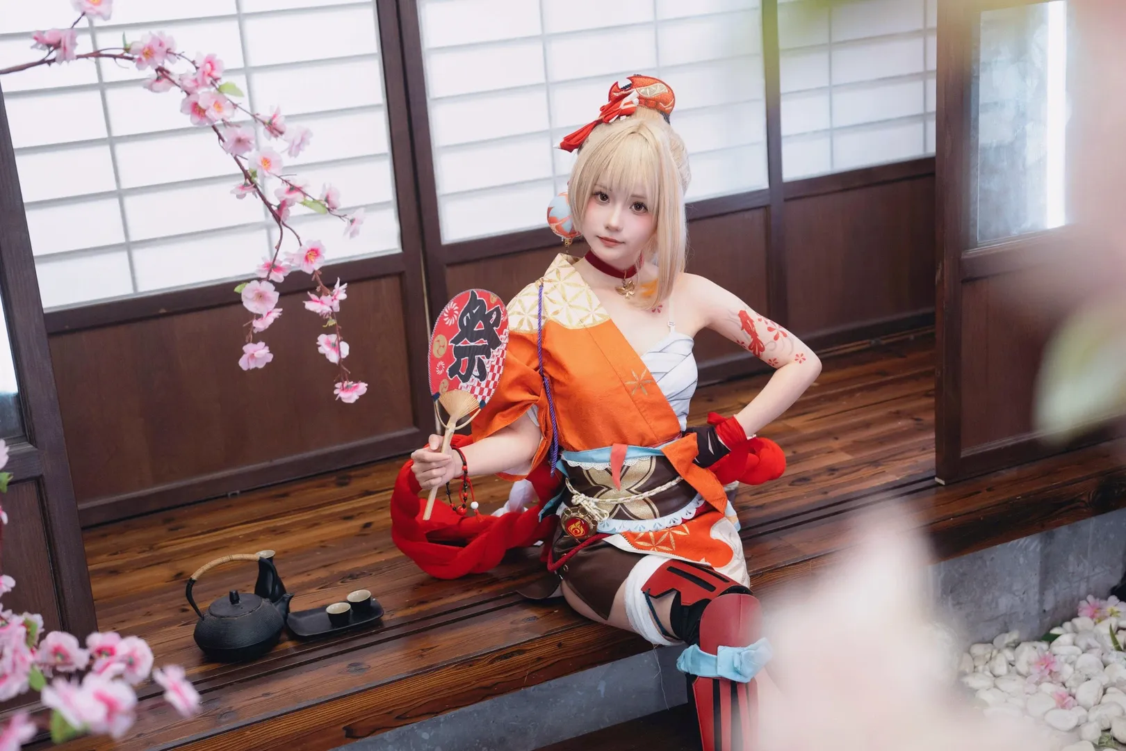 原神, ポートレート, 宵宮コスプレ, 和風庭園, 黒ストッキング コスプレ - 2枚目