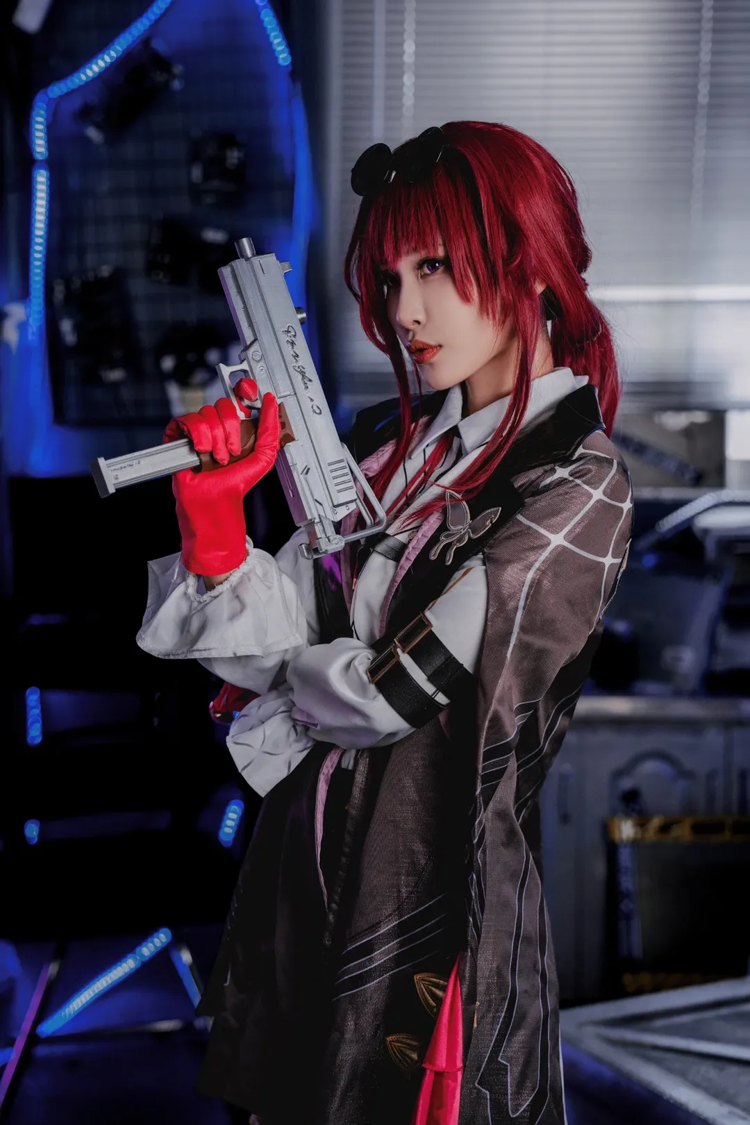 崩坏星穹铁道, 卡芙卡cos, 黑丝穿搭, 赛博朋克cosplay, 战术风人像 - 第1张