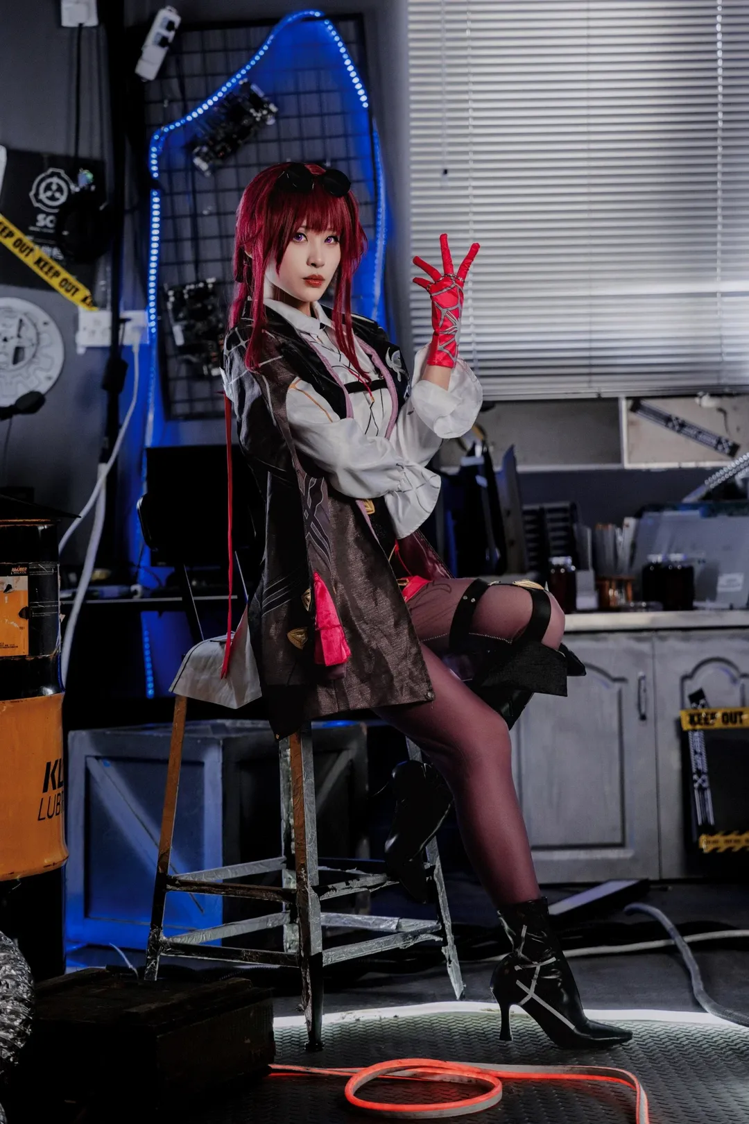 崩坏星穹铁道, 卡芙卡cos, 黑丝穿搭, 赛博朋克cosplay, 战术风人像