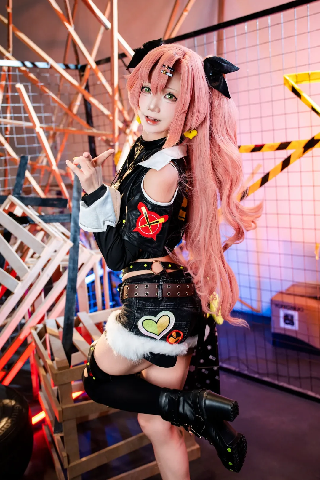 Zenless Zone Zero, Industrial style photography, Cosplay styling, Nicole Demara cosplay, Long socks styling - Image 5