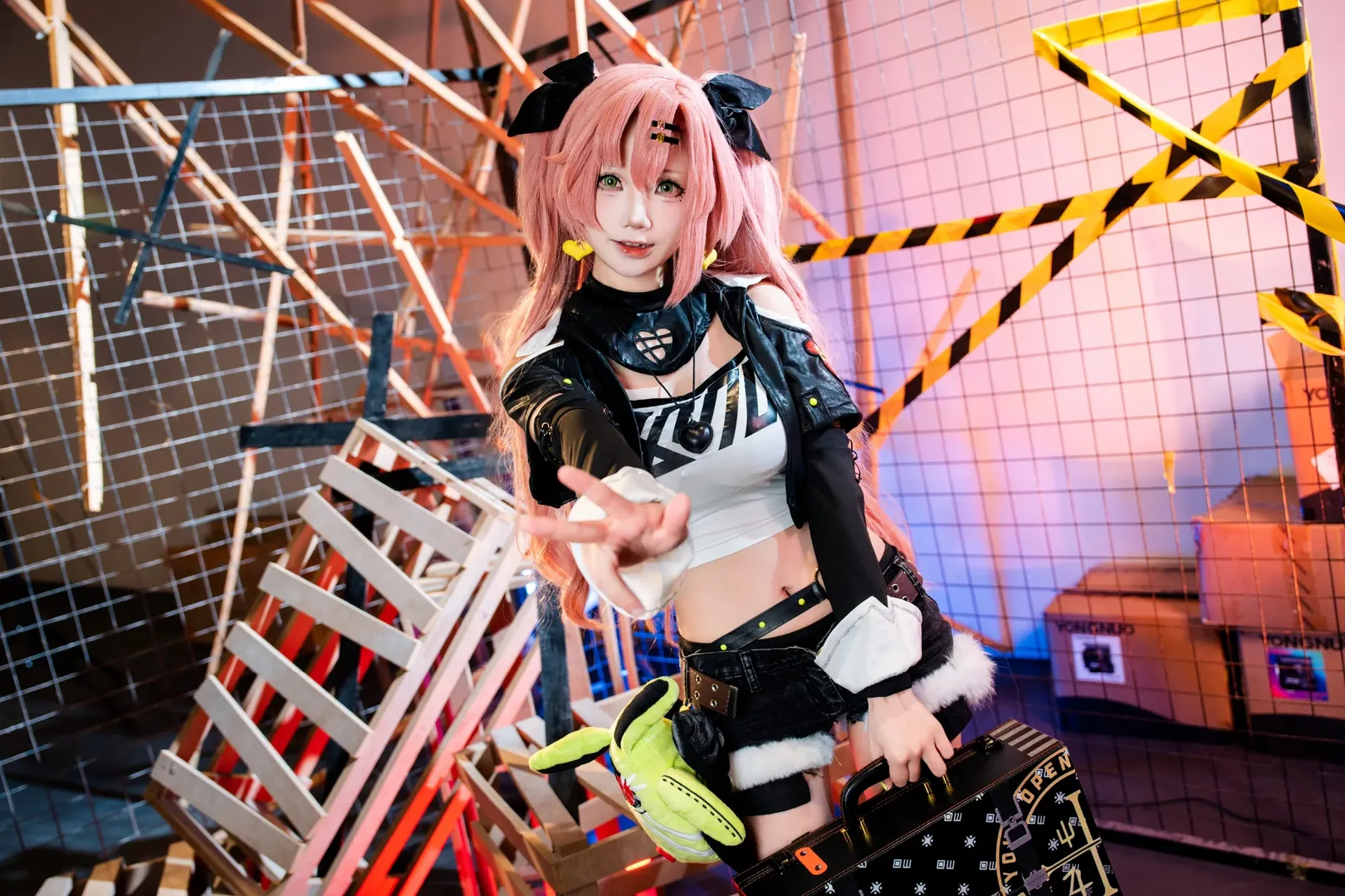 Zenless Zone Zero, Industrial style photography, Cosplay styling, Nicole Demara cosplay, Long socks styling - Image 6