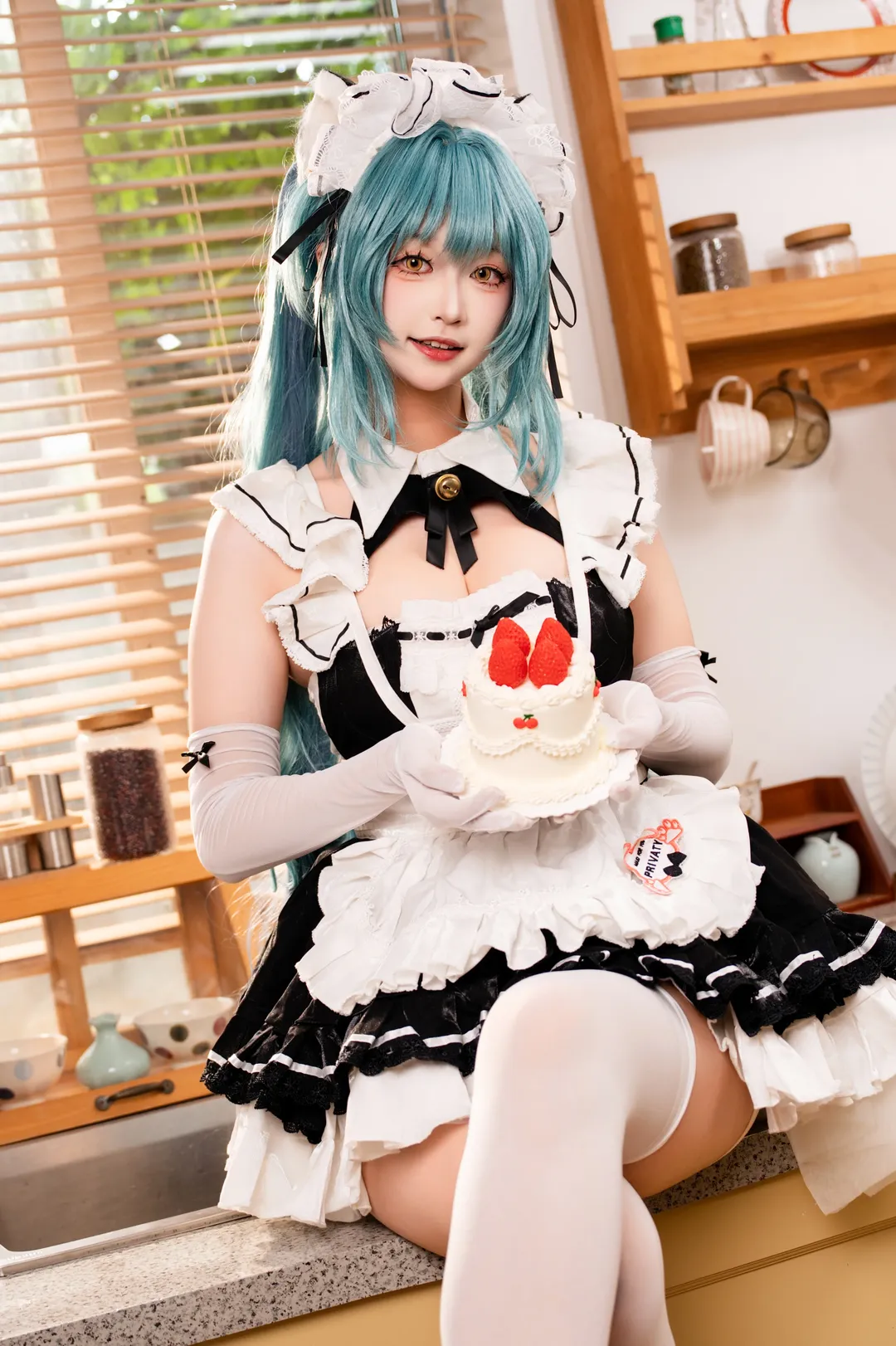 二次元摄影, 女仆装, 白丝穿搭, nikke胜利女神, 普丽瓦蒂cos - 第1张