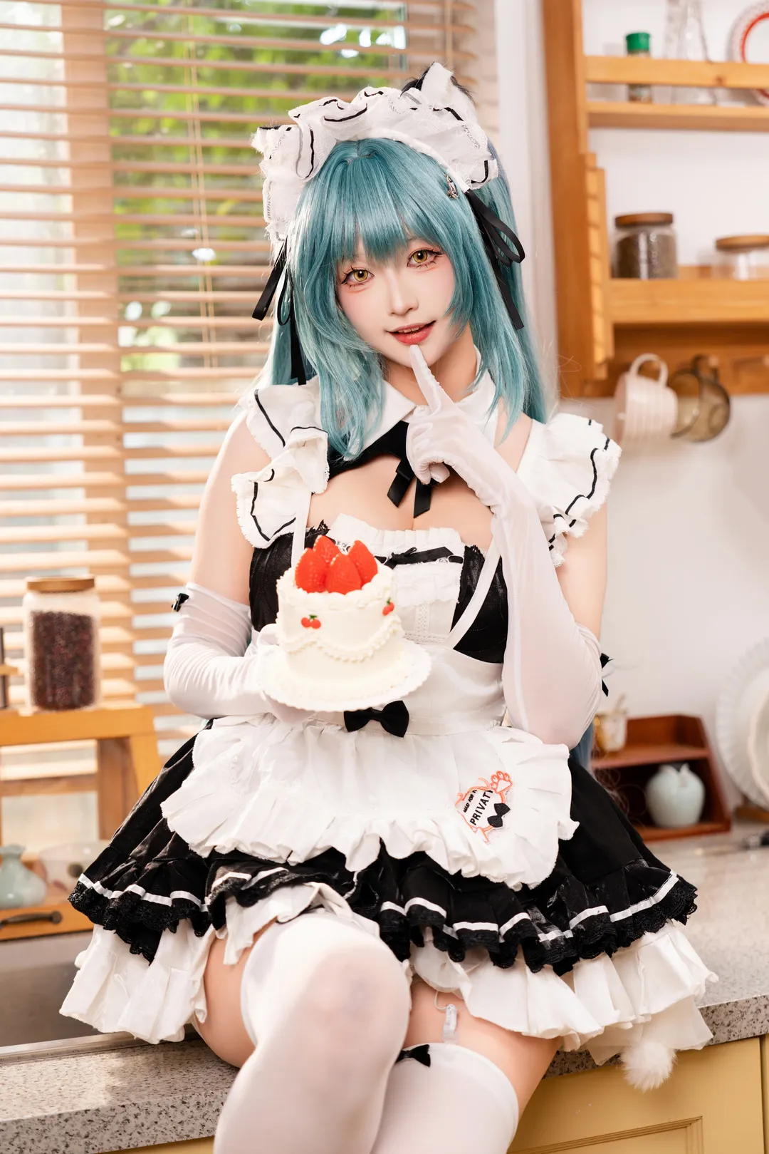 二次元摄影, 女仆装, 白丝穿搭, nikke胜利女神, 普丽瓦蒂cos - 第3张