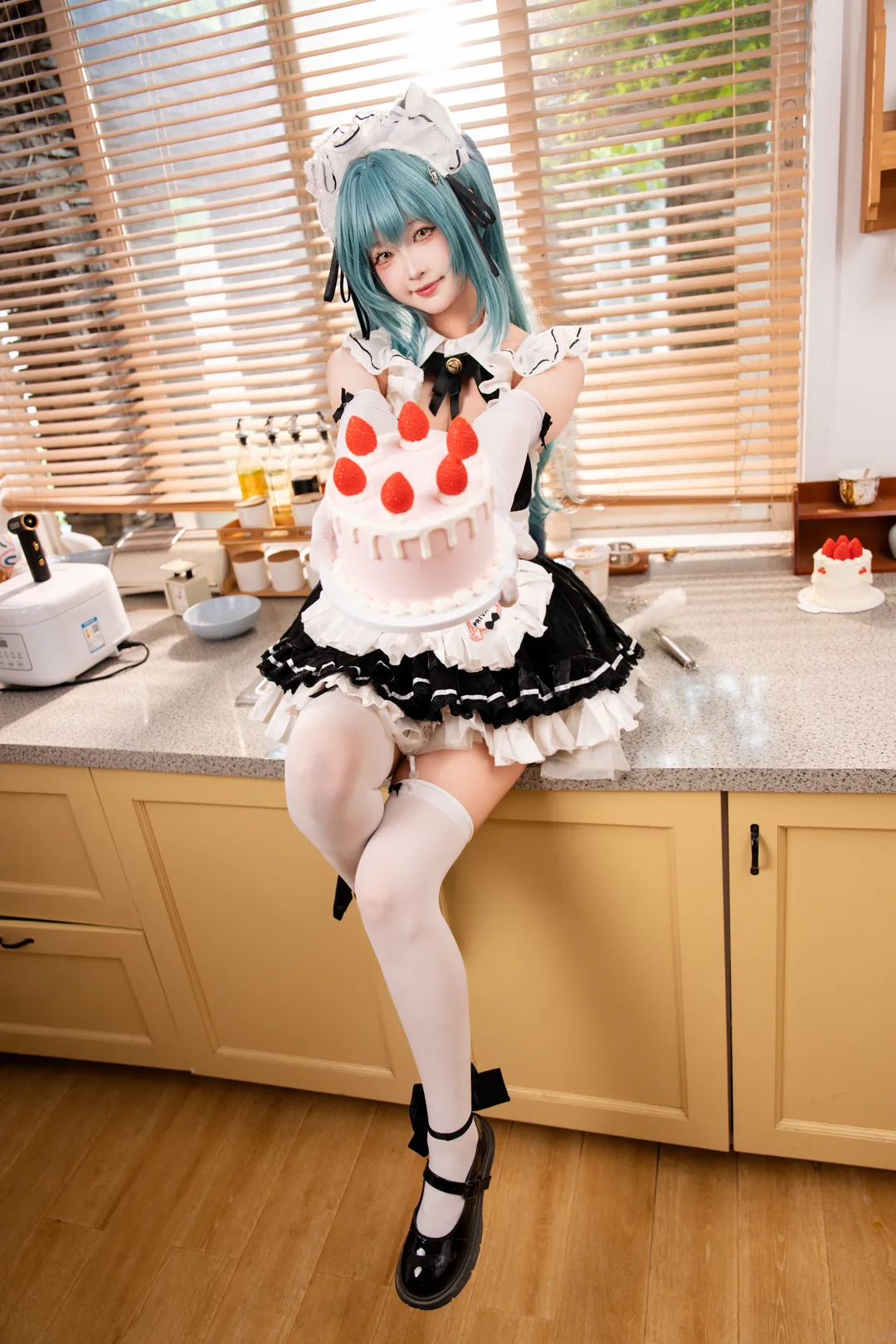 二次元摄影, 女仆装, 白丝穿搭, nikke胜利女神, 普丽瓦蒂cos - 第4张