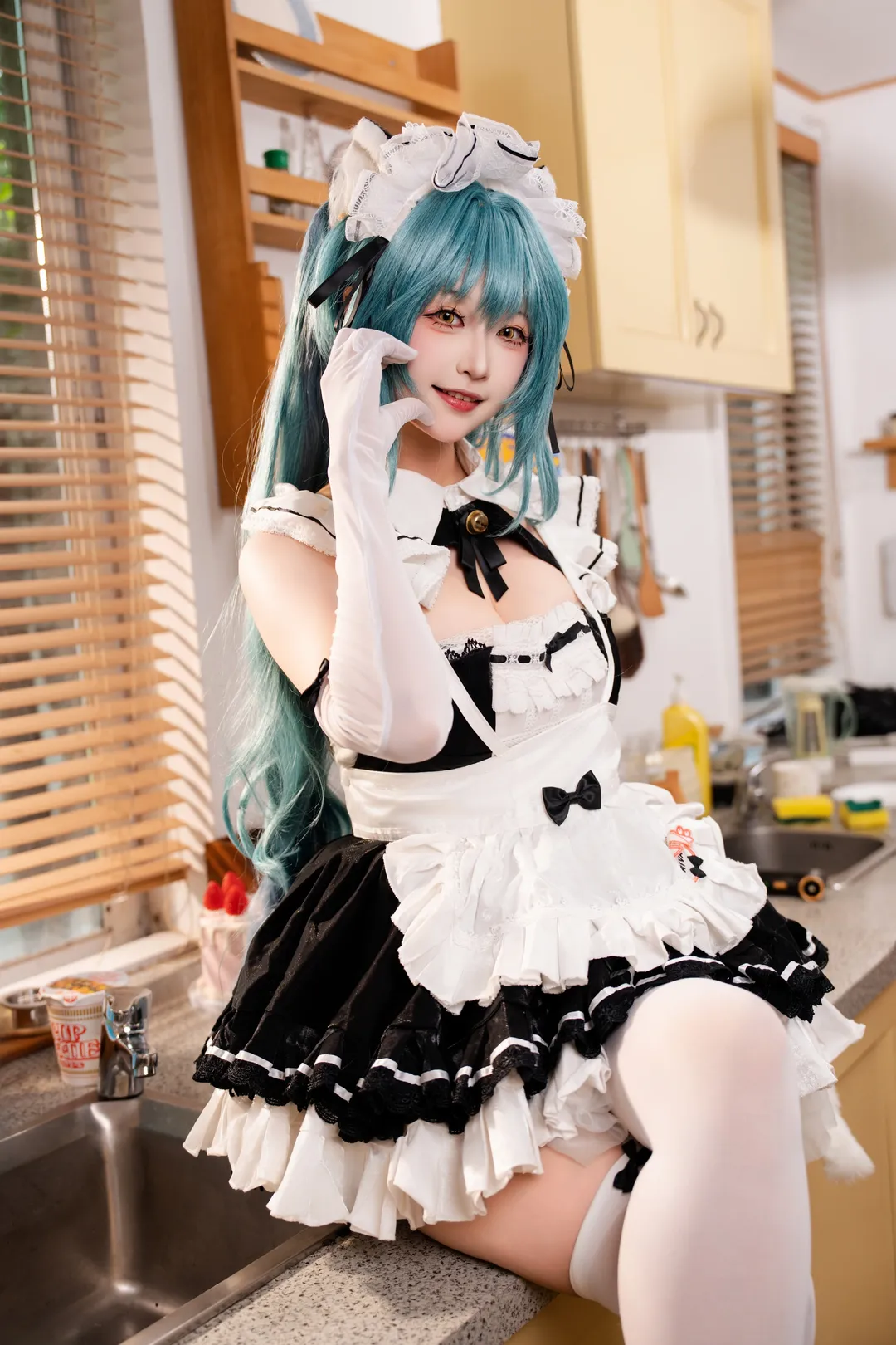 二次元摄影, 女仆装, 白丝穿搭, nikke胜利女神, 普丽瓦蒂cos - 第6张