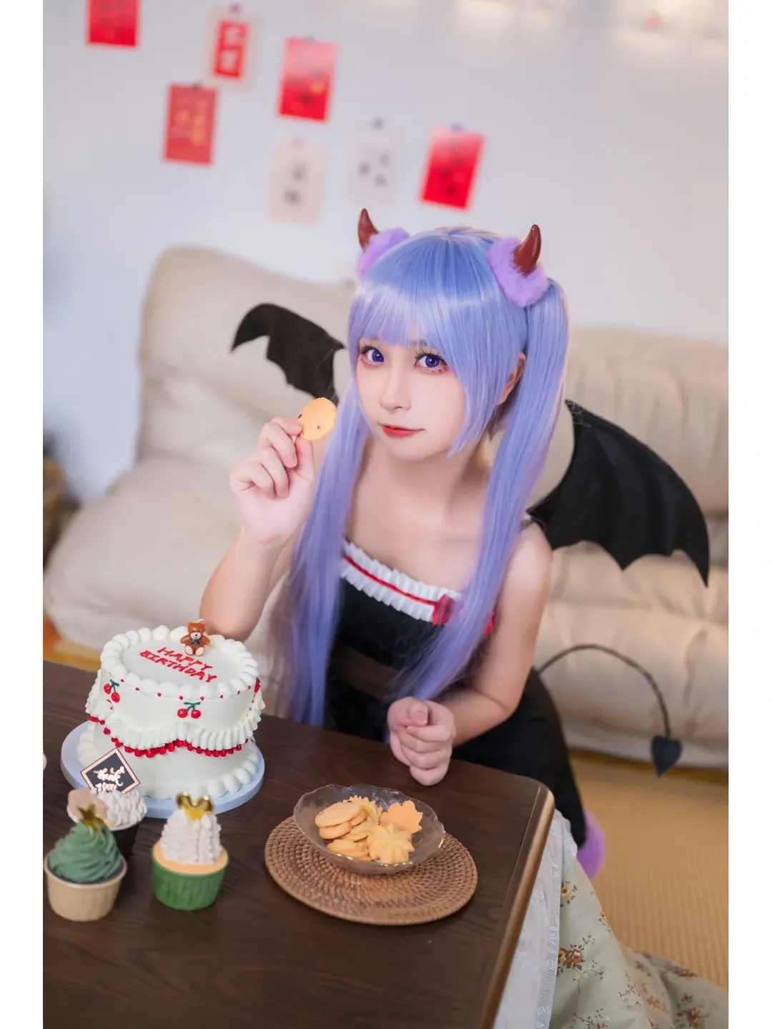 小悪魔コスプレ, 黒のオーバーニーソックス, 涼風青葉コスプレ, NEW GAME!, 誕生日コスプレ - 1枚目