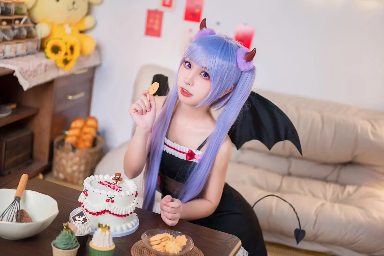 小悪魔コスプレ, 黒のオーバーニーソックス, 涼風青葉コスプレ, NEW GAME!, 誕生日コスプレ - 4枚目