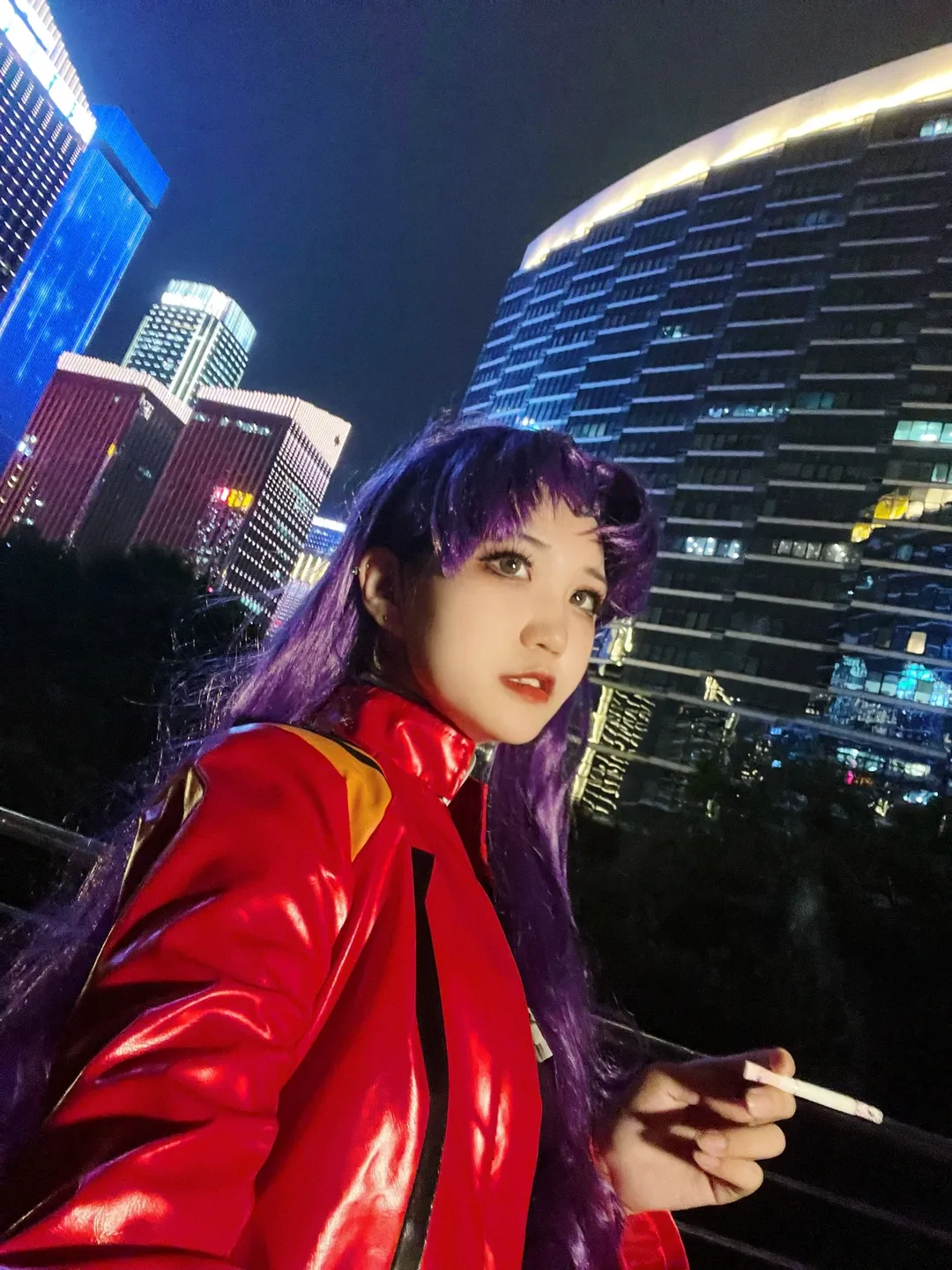 紫发cosplay, 红色皮衣, 都市夜景写真, 霓虹灯下, 七夕氛围 - 第2张